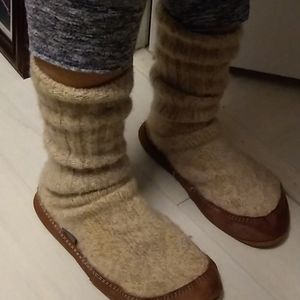 Acorn sweater slippers
